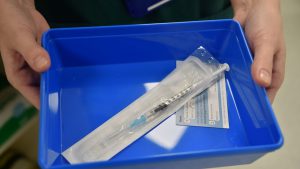 4 volunteers develop FACIAL PARALYSIS after taking Pfizer Covid-19 jab, prompting FDA to recommend ‘surveillance for cases’ — RT USA News